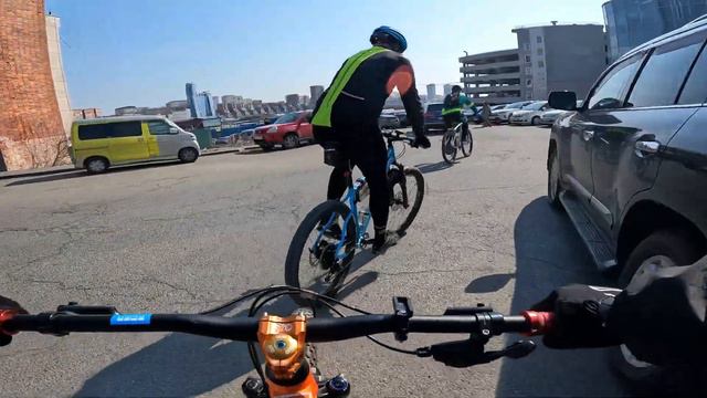 Ы: ПОЕДЕМ ПОТИХОНЬКУ ВДОЛЬ МОРЯ смотреть онлайн