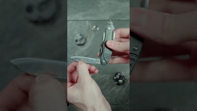 Чем лучше открывать коробку? Нож или ключи? смотреть онлайн