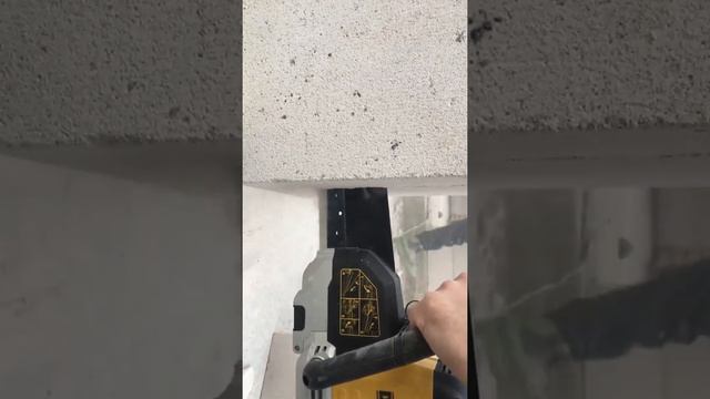 Электро пила Девольт, пилим пеноблок смотреть онлайн