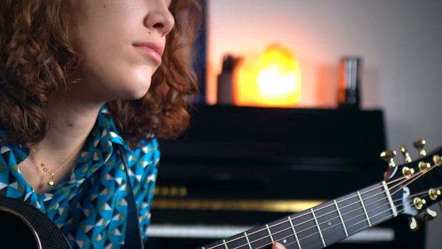 Roberta Gennuso - Autumn leaves (fingerstyle guitar) смотреть онлайн
