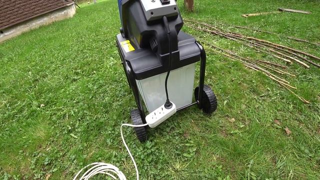 Измельчитель веток LUX E-MH-2500/45 смотреть онлайн
