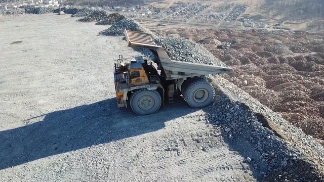 Сорский ГОК молибден белаз 130 тонн разгрузка смотреть онлайн