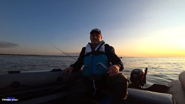 Бешеный клёв судака на дамбе,подарок к дню рыбака смотреть онлайн