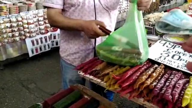 Влог/ Кисловодск центральный рынок. Купили кучу вкусняшек! смотреть онлайн