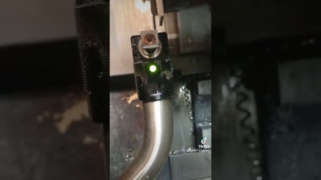 токарный фрезерный станок с ЧПУ металлообработка привязка отрезного