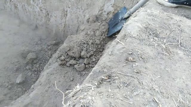 КОПАЕМ ЗЕМЛЯНКУ/УБИРАЕМ СТУПЕНИ В ЗЕМЛЯНКЕ/ЧАСТЬ 2 смотреть онлайн