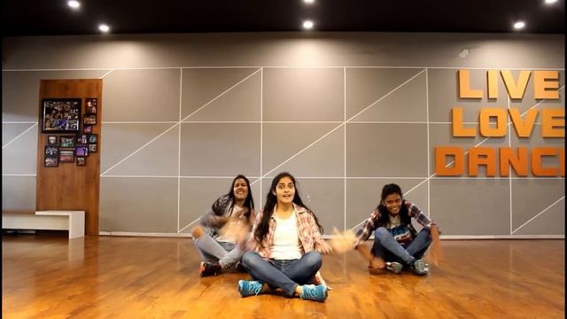 MERA WALA DANCE/ FUN STEPS USING SHIRT AS PROP/ DANCE FOR BOYS /RITU'S DANCE STUDIO смотреть онлайн