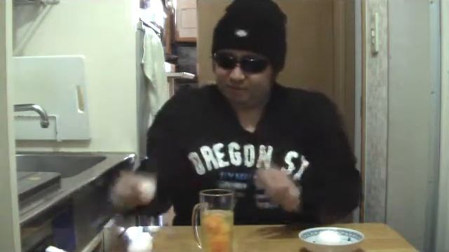 I Drank Five Raw Eggs In A Gulp.生卵を5個一気飲みした。