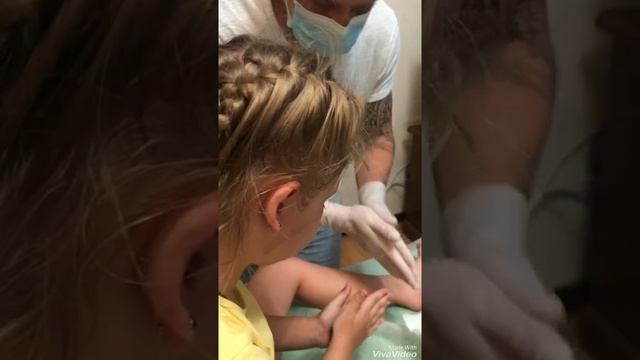 Прокол мочки.Не много слёзок ? смотреть онлайн