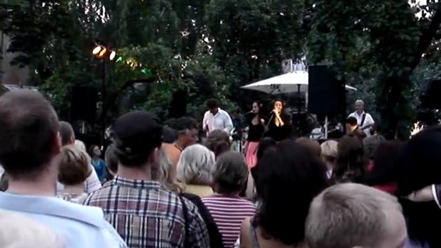 1.video.Ingus Pētersona koncerta videoieskats Kalnciema tirdziņā. 07.07.11. смотреть онлайн