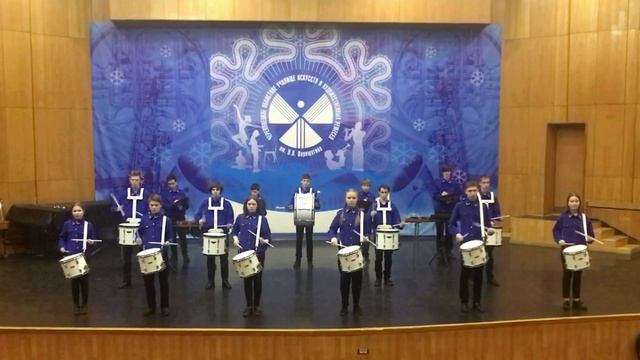 "Марш Радецкого" И Штраус аранжировка Федотов Р исполняет Ансамбль ударных инструментов "12/15" смотреть онлайн