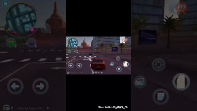 Играю сразу в 2 игры мой первый видос