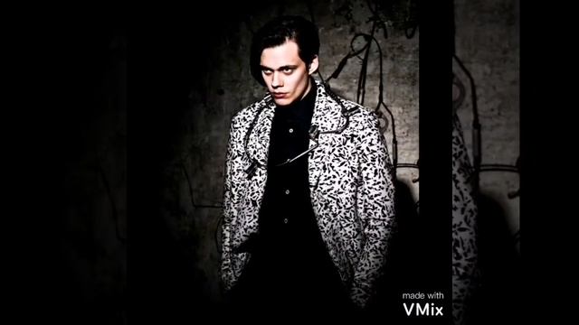Потрясающий Билл Скарсгард ?✨? смотреть онлайн