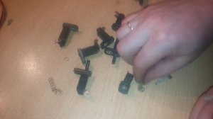 Чистка контактов концевика дверей автомобиля.