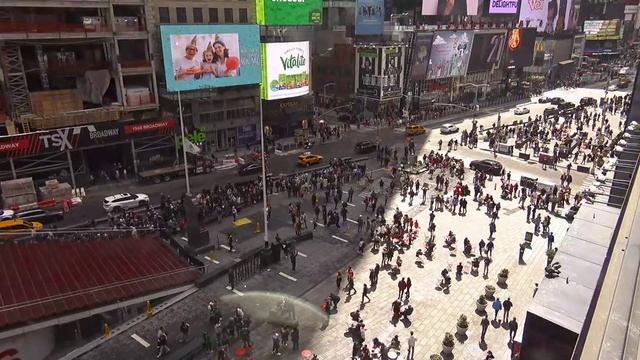 на площади Таймс-сквер, Нью-Йорк 26 марта 2022г 12_00 дня.mp4 смотреть онлайн
