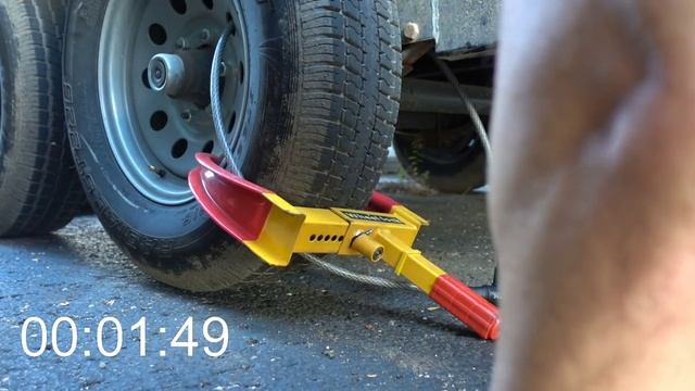 Milwaukee M-18 Cordless Grinder vs Heavy Duty "Anti-Theft" Wheel Lock Clamp on Landscaping Trailer смотреть онлайн