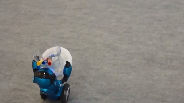 Робот на радиоуправлении с пультом WL Toys F1 с гиростабилизацией на аккумуляторе - подарок ребенку