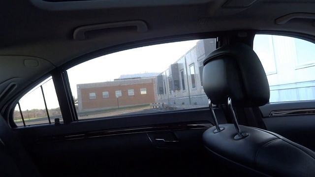 Обзор уже пристарелого но еще ничего))) 2007 Mercedes Benz S550 смотреть онлайн