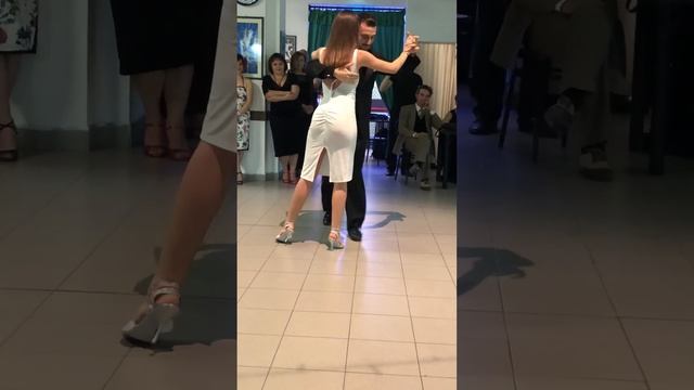 Andrea Vighi y Chiara Benati - Milonga para as Missoes смотреть онлайн