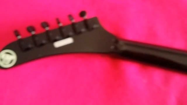 www.GuitarsCollector.com - [1992] ESP EXP Explorer [ESP PU] James Hetfield Metallica Guitar смотреть онлайн
