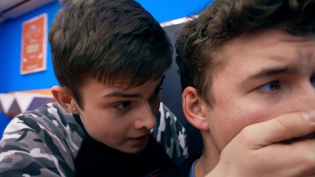 СТАРШЕКЛАССНИКИ ХОТЯТ ТУСИТЬ!!! ЧТО-ТО ПОШЛО НЕ ТАК... смотреть онлайн