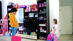 Амелька и Пуфик НЕ ПОДЕЛИЛИ новые игрушки Sylvanian Families и Игрушки ИСЧЕЗЛИ! Амелька Карамелька