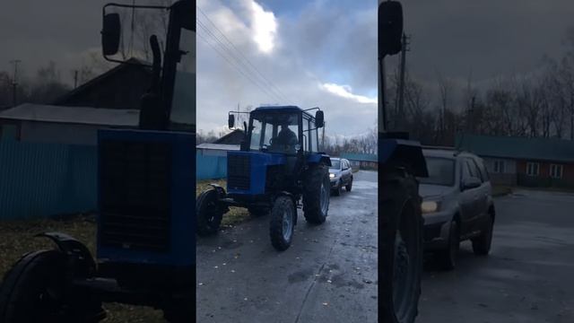 Трактор мтз 80 ( с ним пресс подборщик ) смотреть онлайн