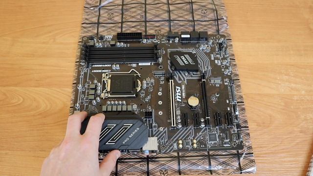 Обзор материнской платы MSI Z390-A Pro - Бюджетная плата для разгона памяти и процессора на 1151v2 смотреть онлайн
