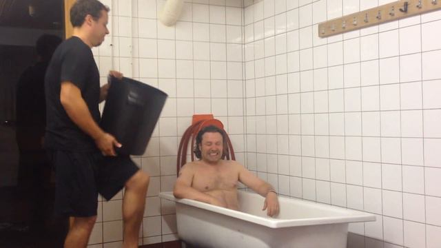 Pekka Vesamaa - ALS Ice Bucket Challenge 24.8.2014 смотреть онлайн