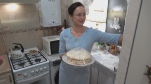 Домашнее видео. 6 января 2024 года.  Готовила заливное из курочки и торт безе на Рождество...