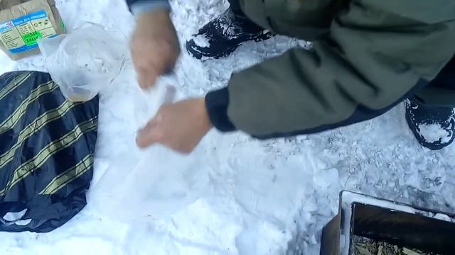 1-часть.Сам изготовил коптильню,сам поймал рыбу,сам копчу! смотреть онлайн