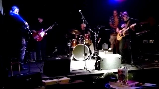 07 23 19 "Shotgun Man" Lawrence Smith (by Harvey Mandel) VID 20190723 220306 смотреть онлайн