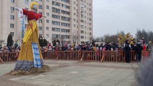 Сжигание чучела на Масленице. Запись от 01.03.2020.