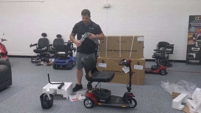 Go-Go Elite Traveller 3 Wheel Mobility Scooter Unboxing & Setup смотреть онлайн