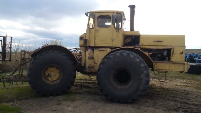 КИРОВЕЦ К-701 НА СПАРЕННЫХ КОЛЕСАХ. смотреть онлайн