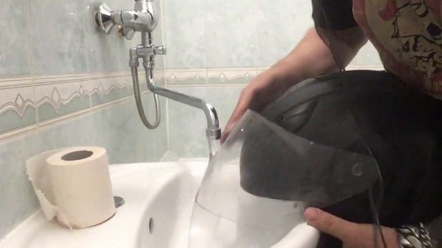 Чем отмыть визор мотошлема? смотреть онлайн