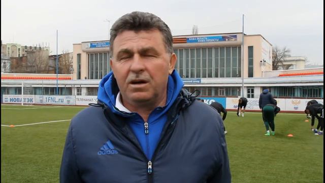 Главный тренер ФК КубГУ Сергей Горбачев перед началом мини-турнира в Саратове, 03.04.2017 смотреть онлайн
