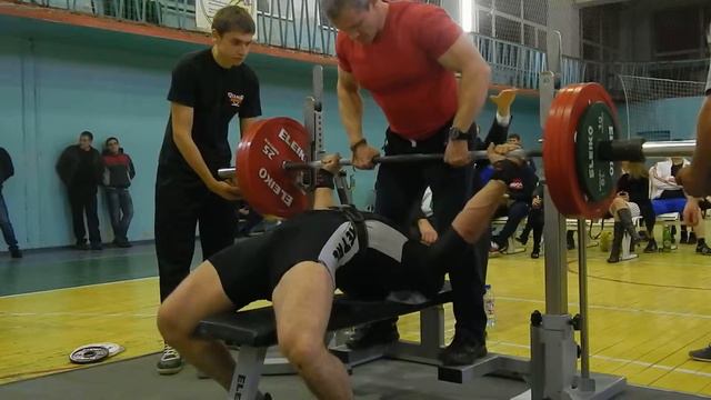 25 октября 2015. Барышев Сергей. 1 подход. Жим 195 кг, с.в. 81,55 кг смотреть онлайн