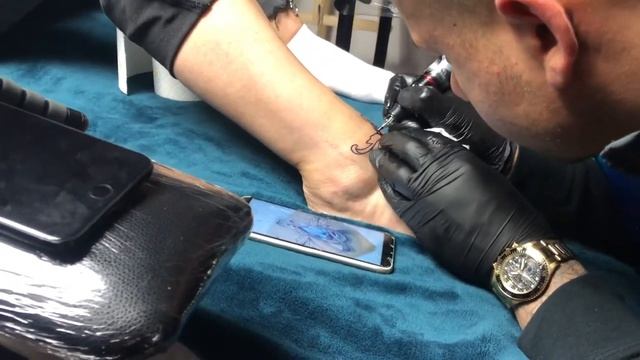 our first tattoo/наша первая татуировка смотреть онлайн