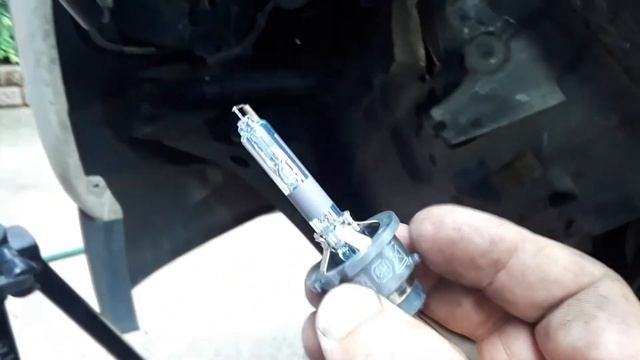 How to replace HID Xenon Headlight Bulb on a 2008 Infiniti QX56. смотреть онлайн