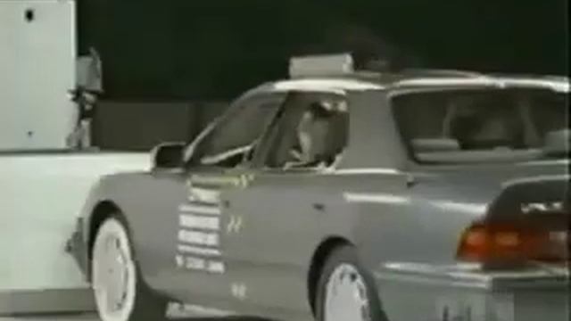 Crash Test Lexus LS 400 смотреть онлайн