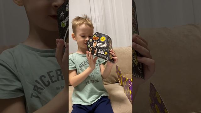 Распаковка бокса с опытами от Влада А4🤩 смотреть онлайн