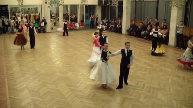 D класс Юниоры 1 финал стандарт 17 апреля смотреть онлайн