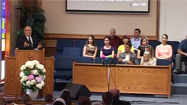 НАПЕЛЕНОК АНДРЕЙ И ЗИНА ПРИНЕСЛИ РЕБЕНКА НА МОЛИТВУ смотреть онлайн