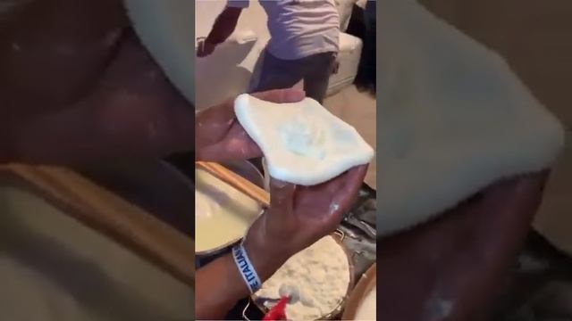 Свежий итальянский сыр Буррата?Хотели бы попробовать этот сыр?⠀ДА или НЕТ? смотреть онлайн