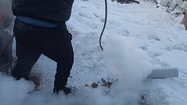 Вот как надо было. Замерзла канализация. Запомни эту хитрость смотреть онлайн