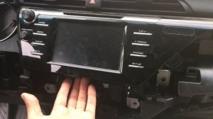 Демонтаж и установка радиоприемника в Тойоту Камри 70