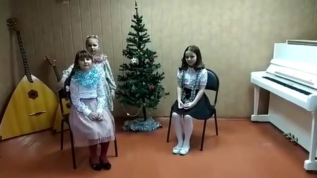 Стих о Рождестве, читают учащиеся 1 класса отделения «Хоровое пение» смотреть онлайн