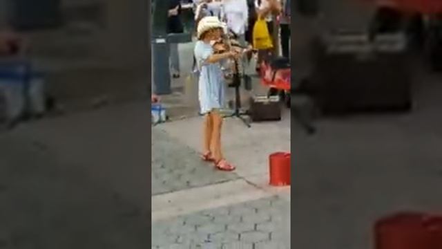 Скрипка. Девочка. Очень круто смотреть онлайн