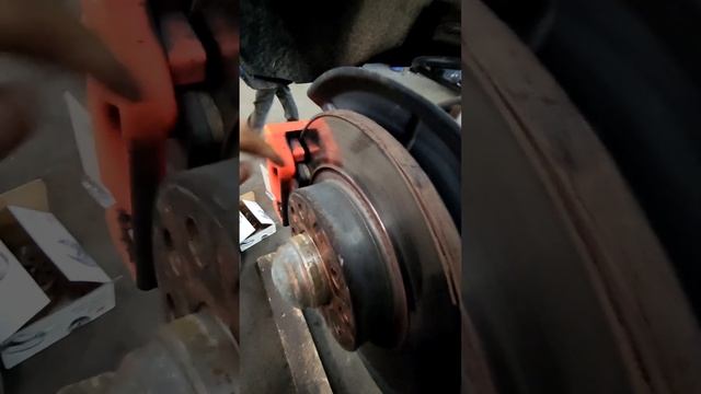 Alfa Romeo Giulietta робот 6cctd ремонт и обслуживание. Замена тормозов, ремонт оторванного рычага. смотреть онлайн